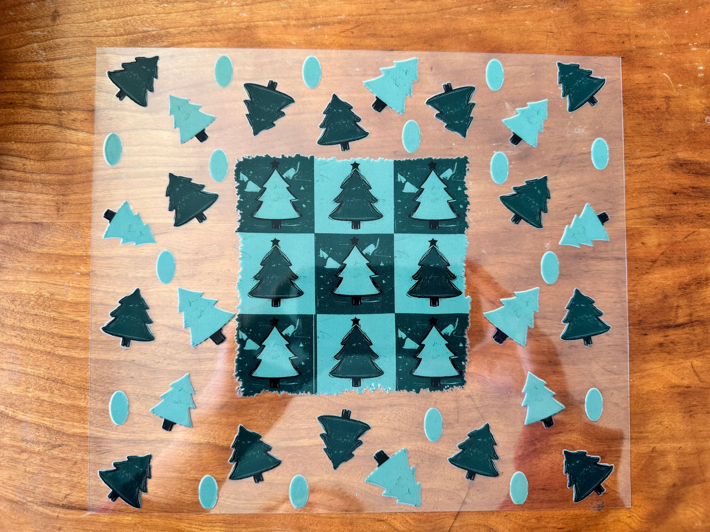 Checkered Christmas Tree Cup Wrap