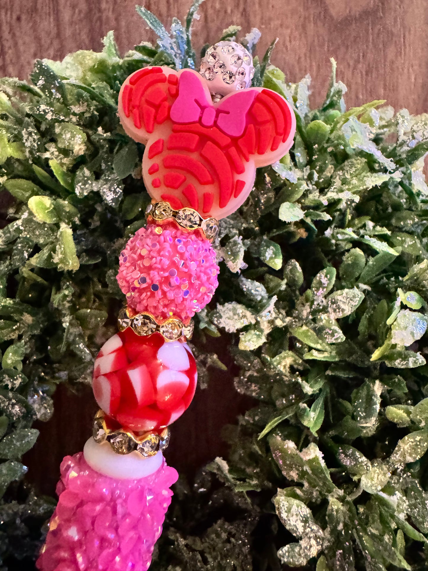 Concha Girl Mouse Pen