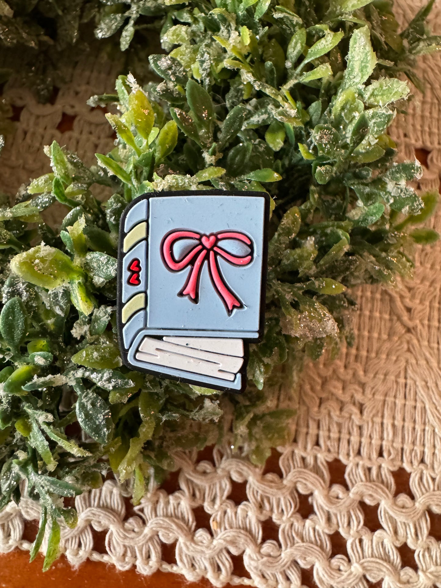Bow Book Focal