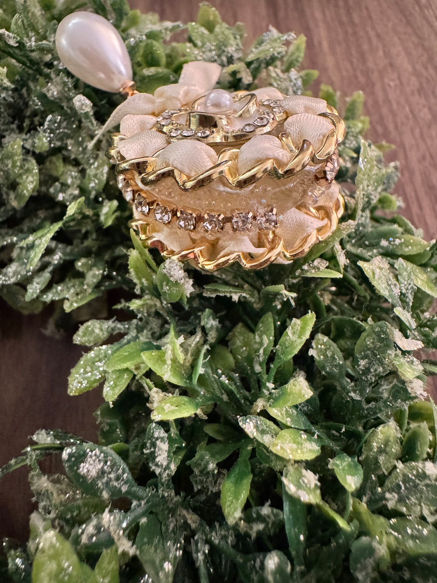 White Ribbon Rose Topper