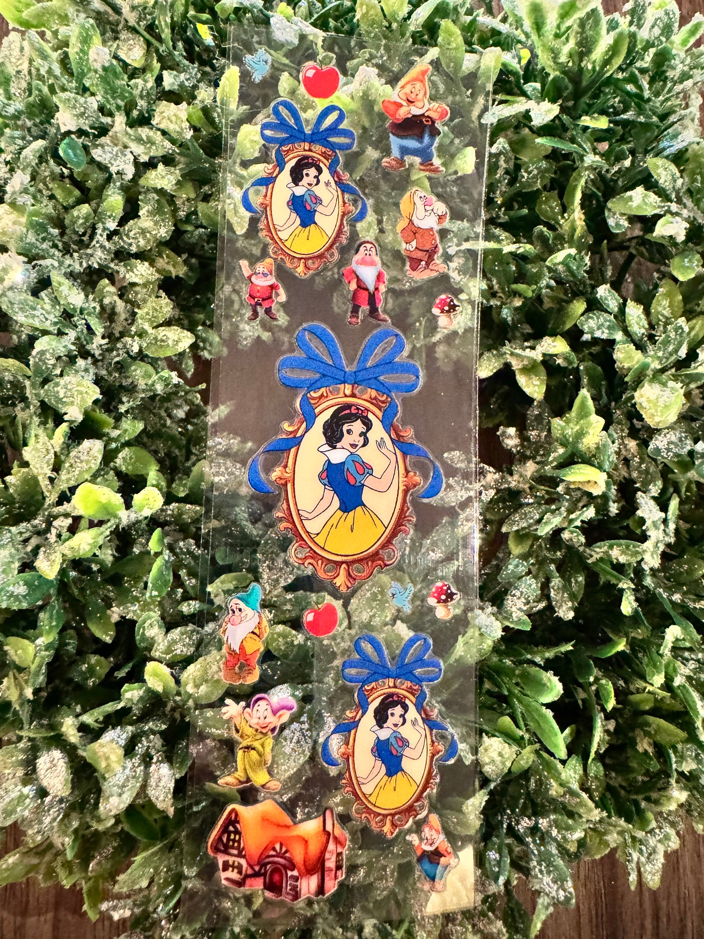 Fancy Apple Princess Pen Wrap