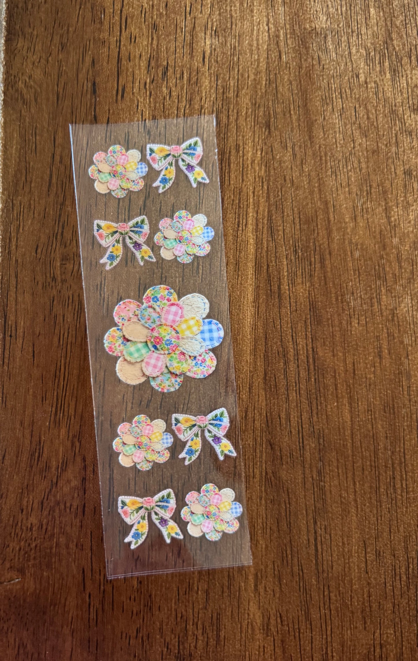 Patchwork Flowers & Bows Pen Wrap