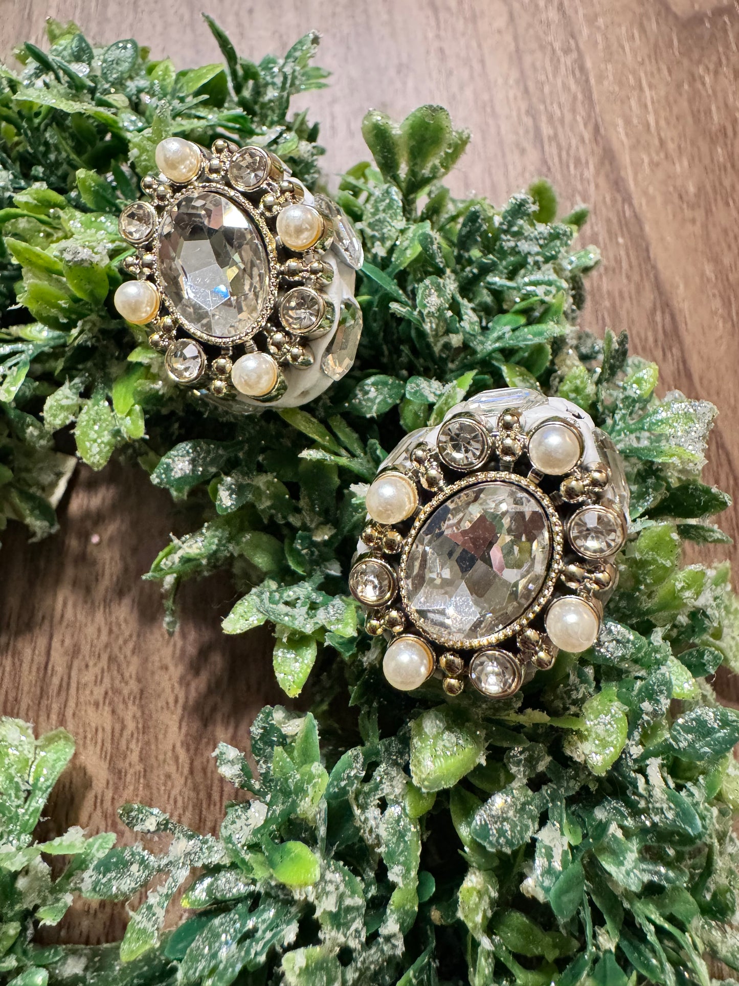 White Jewel & Pearl Topper