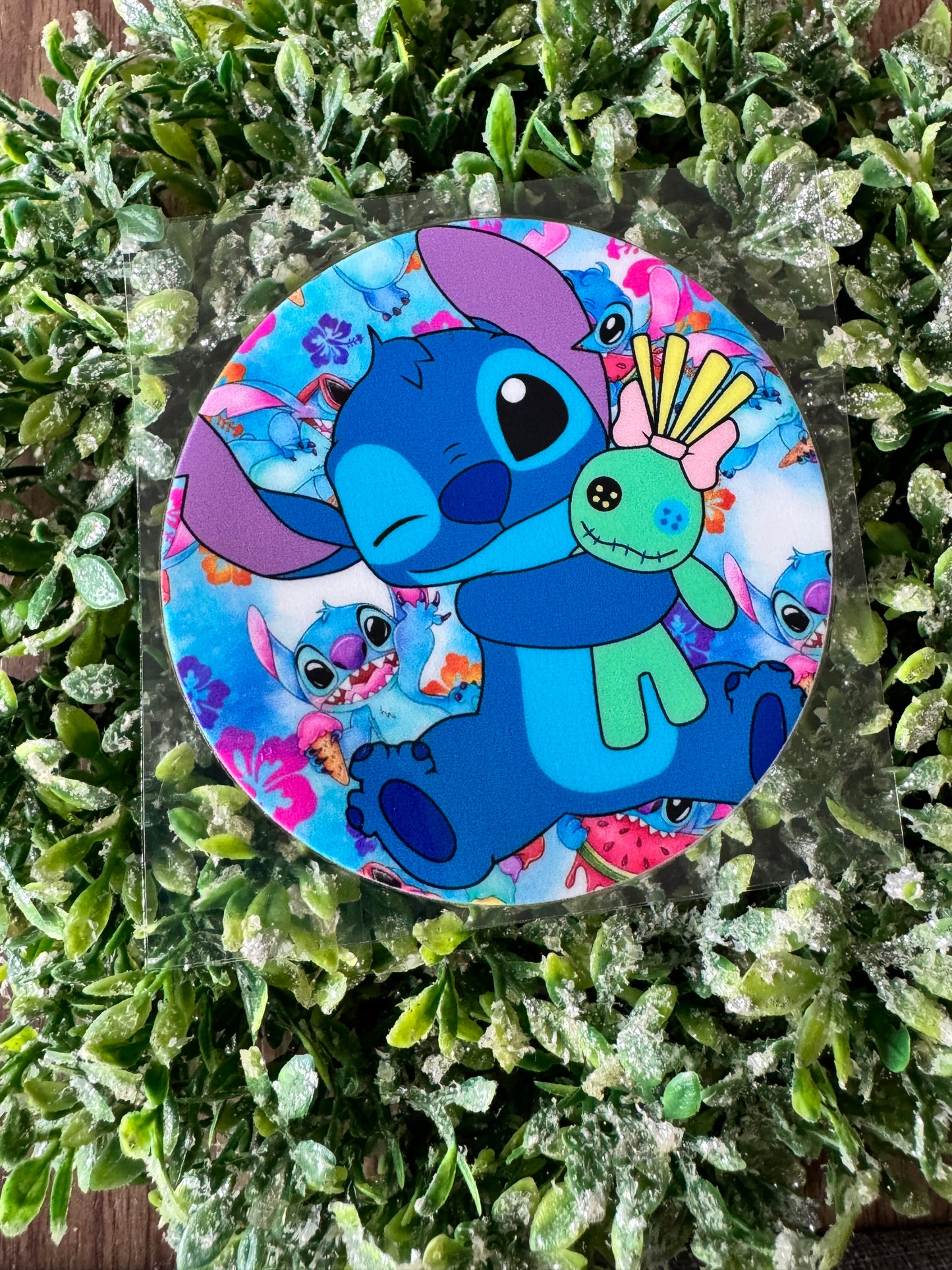 Hugging Blue Alien Circle Decal