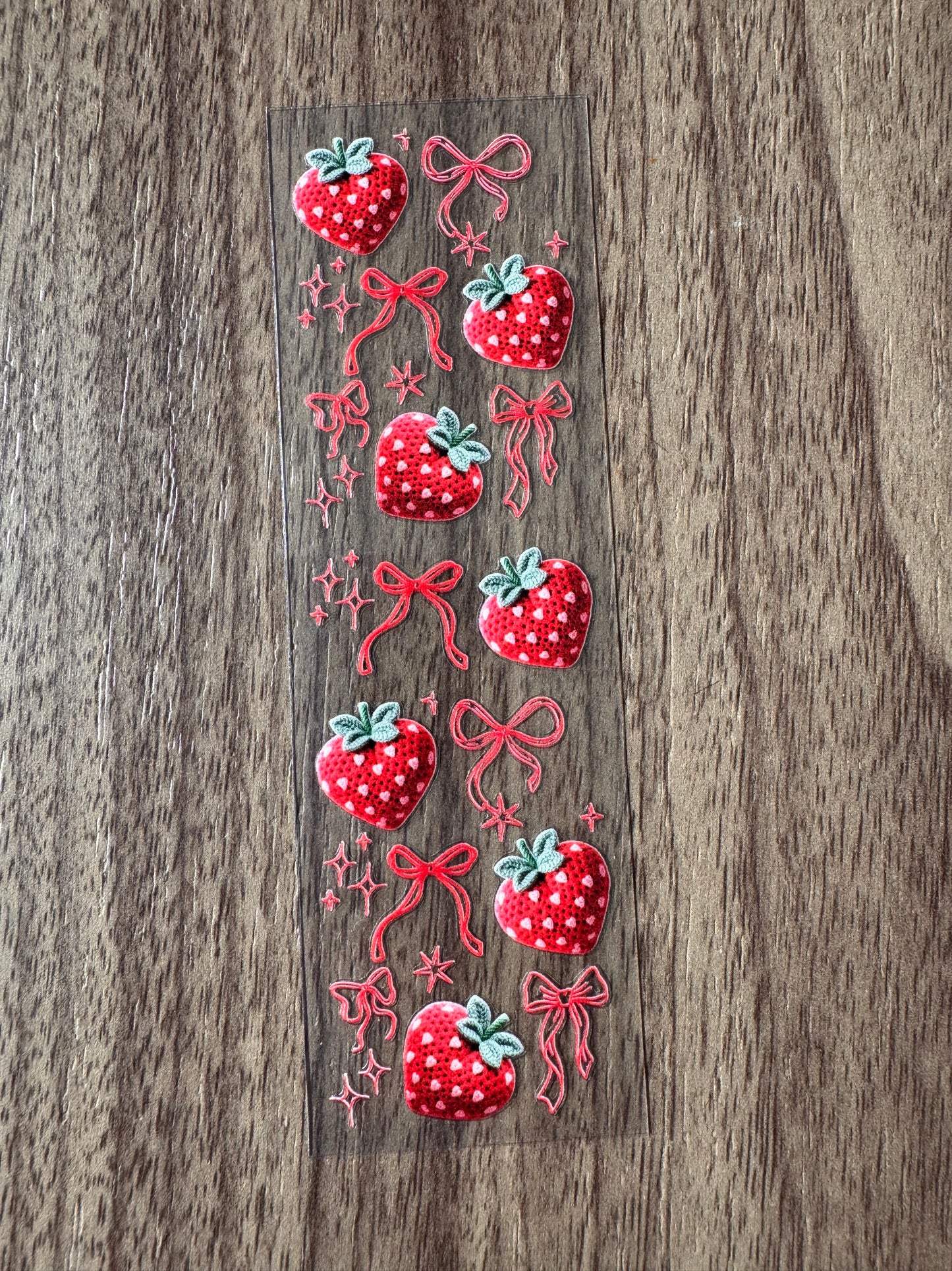 Woven Strawberries Pen Wrap