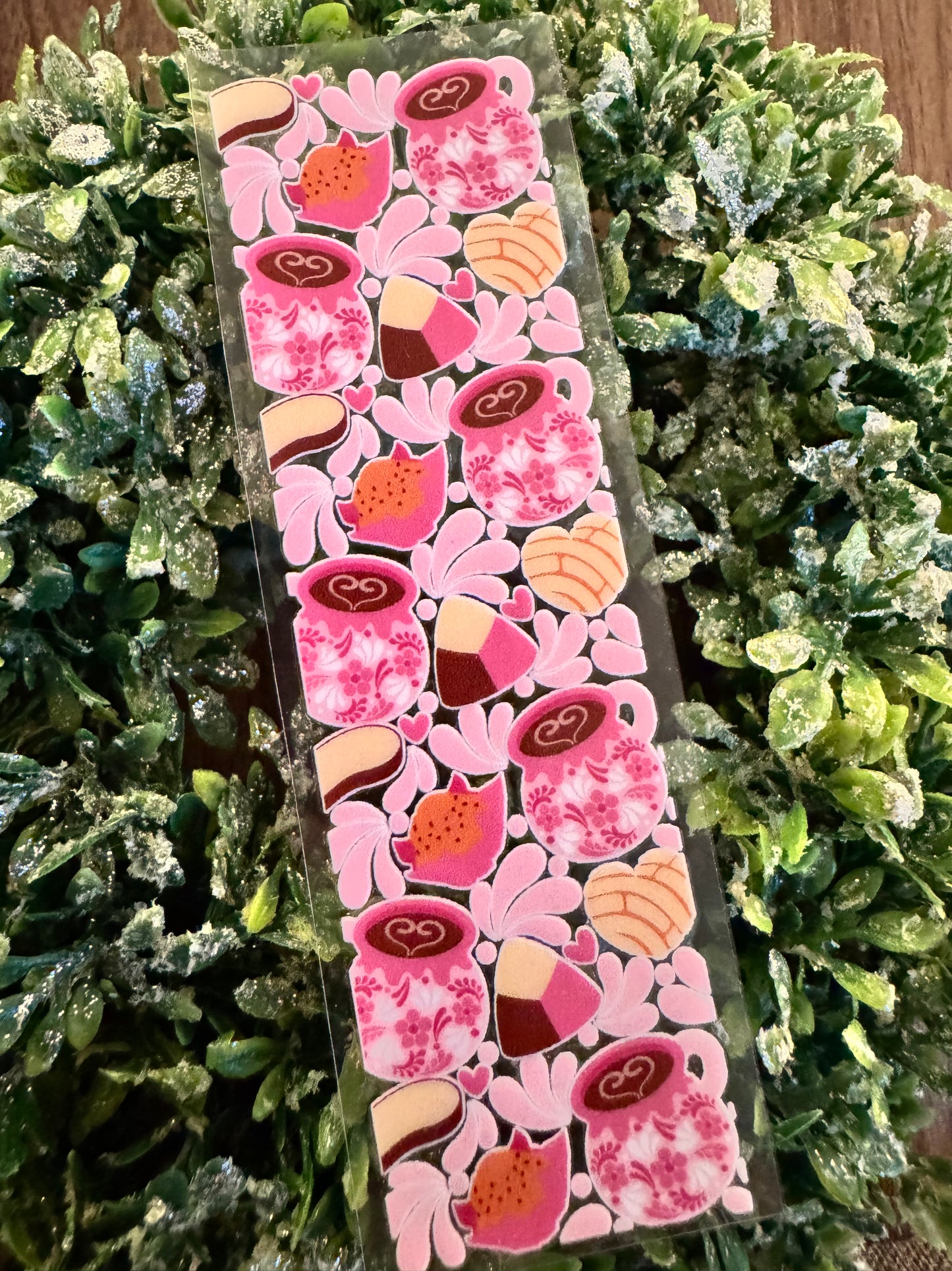 Pink Cafecito y Chisme Pen Wrap