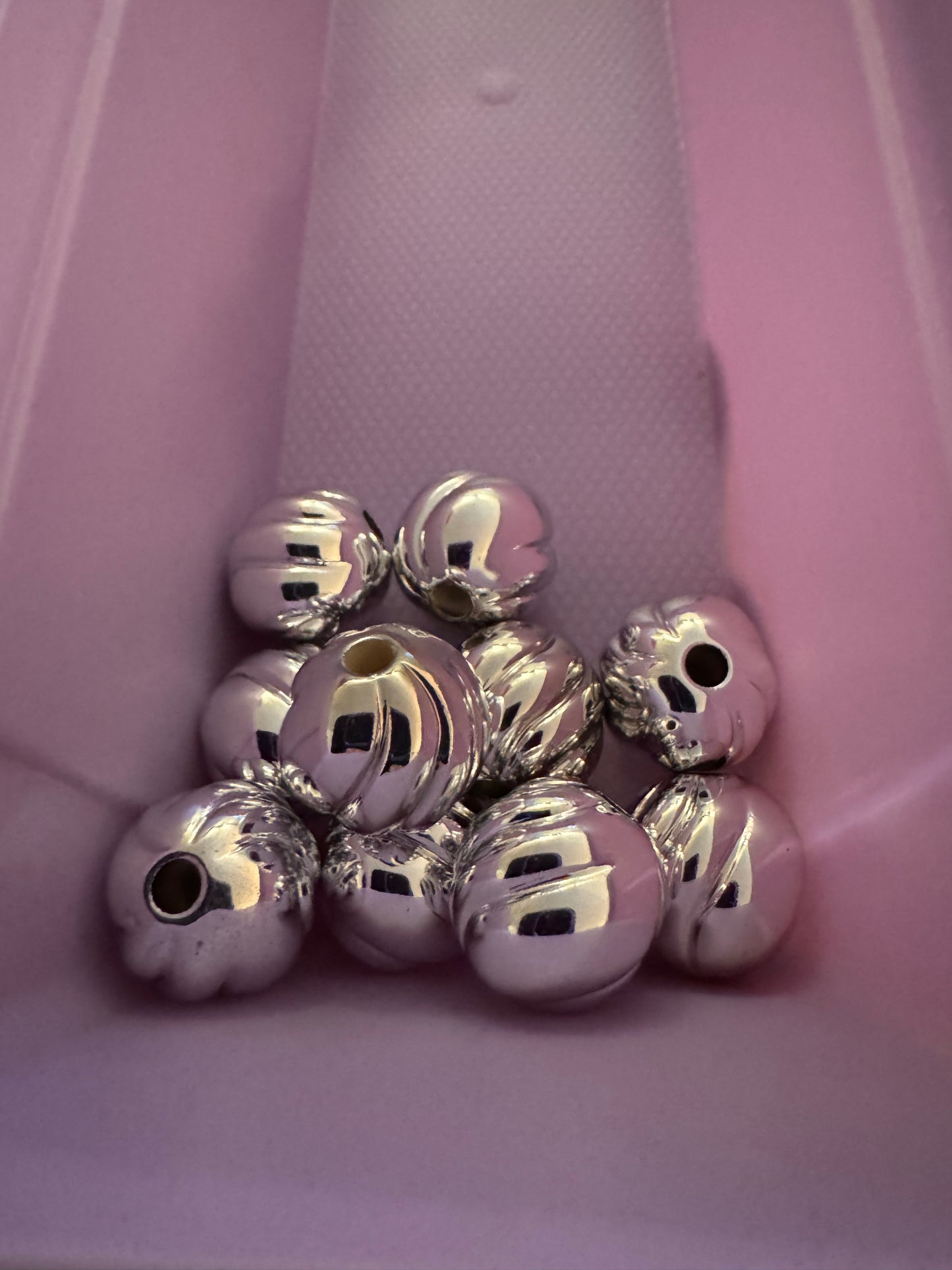 16mm Silver Swirl Beads (10pcs)