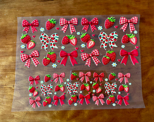 Strawberries & Bows Cup Wrap