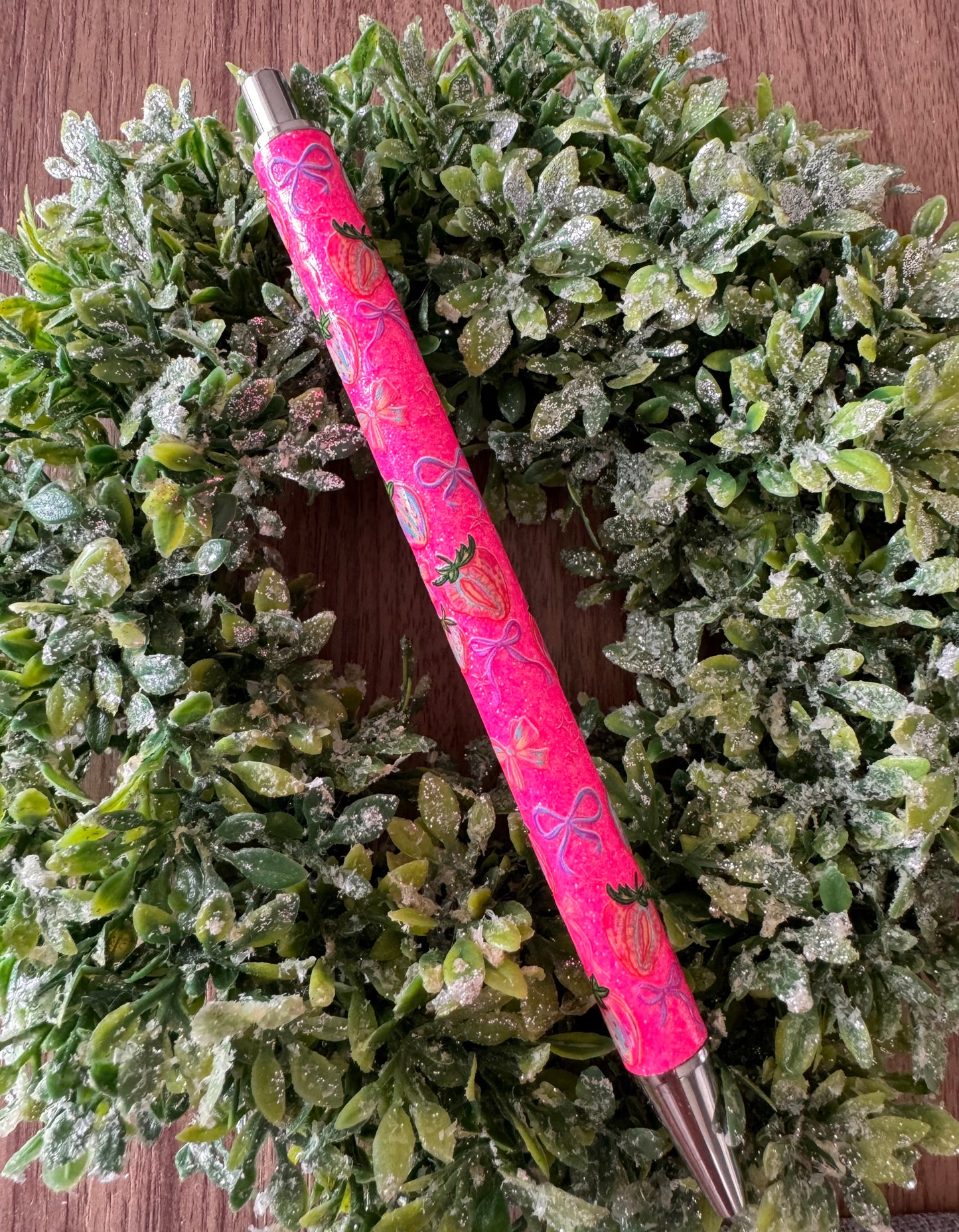 Berries & Bows Pen
