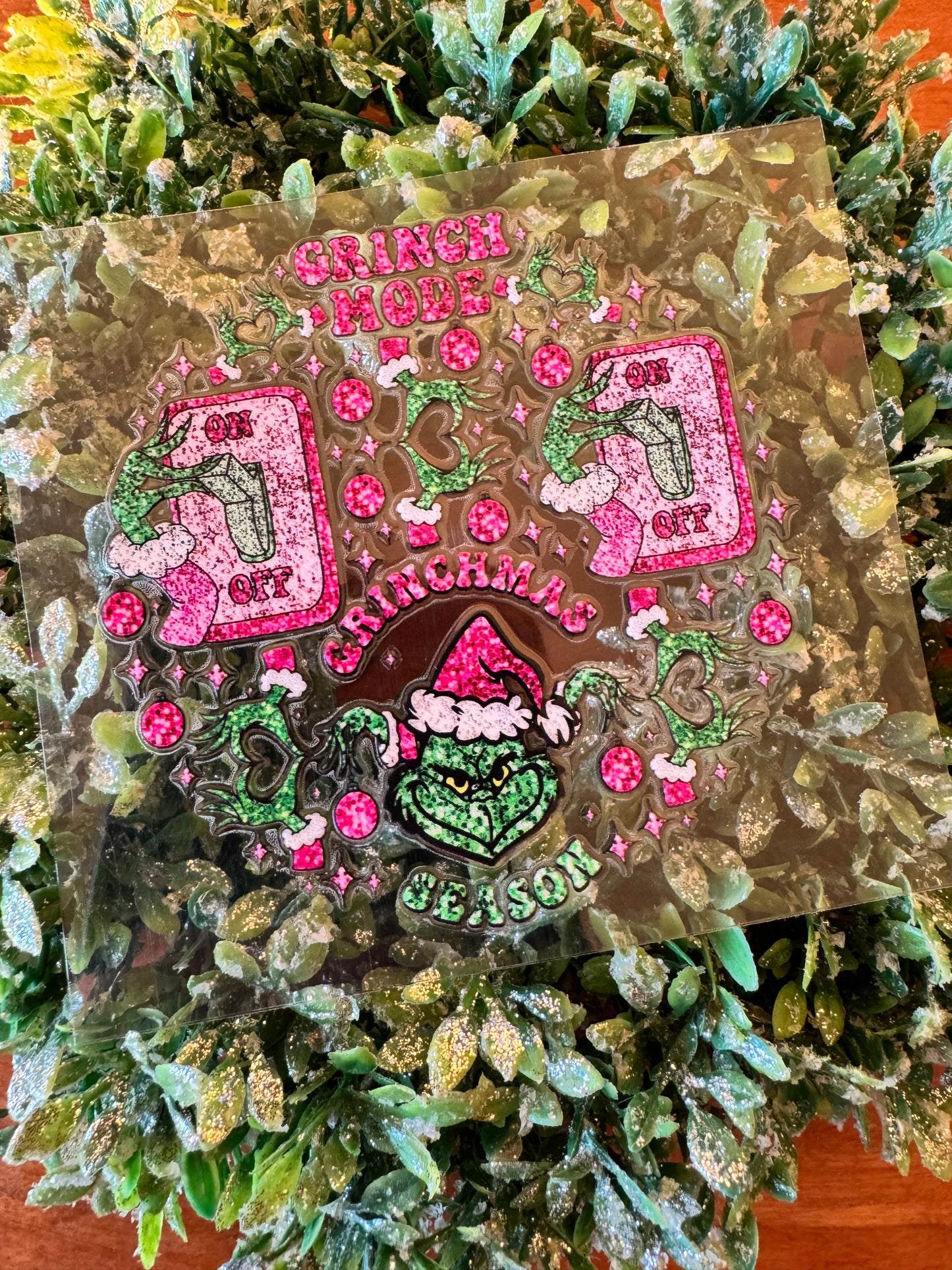 Pink Sparkly Green Guy Circle Decal