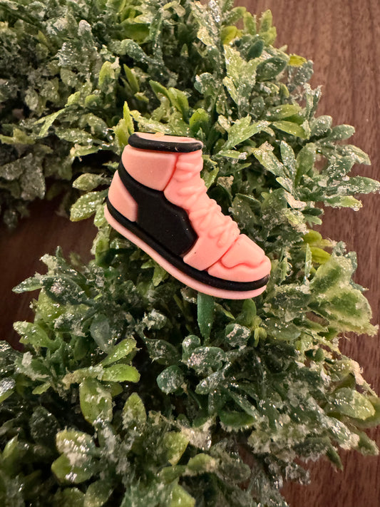 Pink Sneaker Focal (3-D)